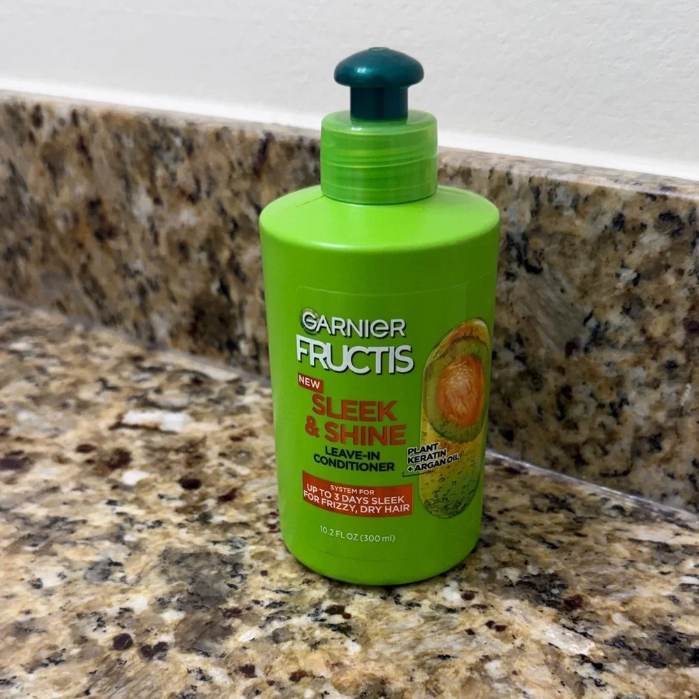 NWT Garnier Fructis Sleek & Shine Leave-In Conditioner